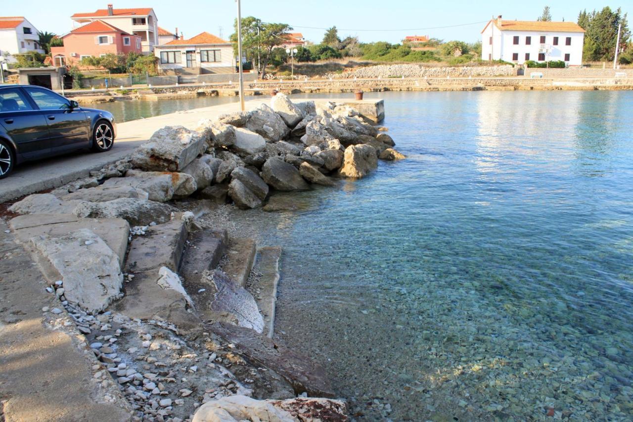 Apartments By The Sea Ugljan - 846 外观 照片